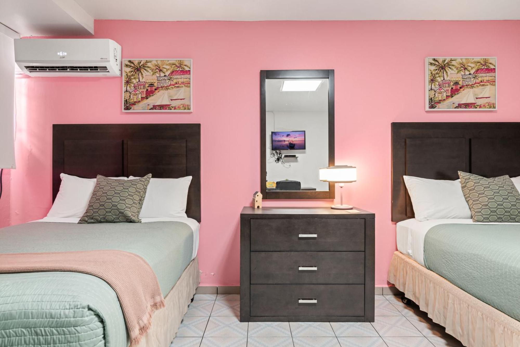 Borinquen Beach Inn سان خوان المظهر الخارجي الصورة