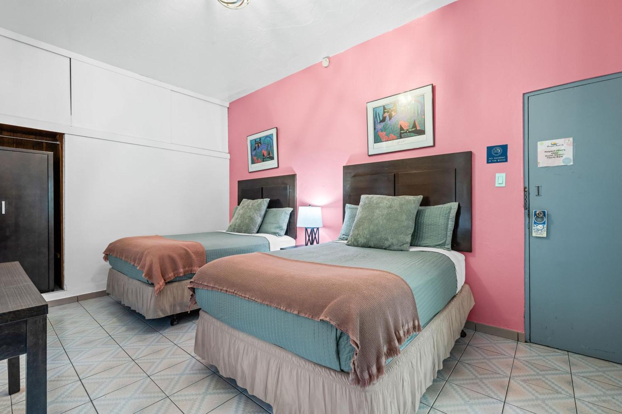 Borinquen Beach Inn سان خوان المظهر الخارجي الصورة